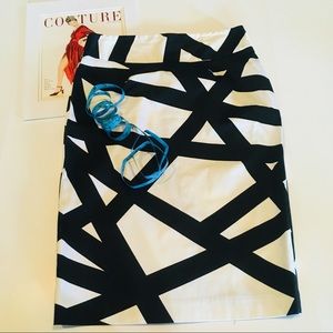 Geometric pattern pencil skirt